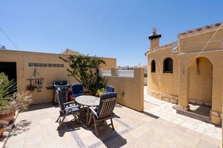 Chalet en venta en La Siesta - El Salado - Torreta en Torrevieja