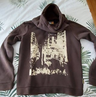 Sudadera Zergaitik Marrón