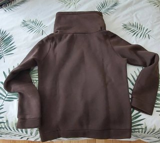 Sudadera Zergaitik Marrón