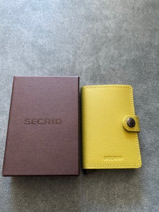 Cartera Tarjetero Secrid verde lima