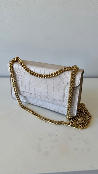 Bolso bandolera blanco efecto cocodrilo