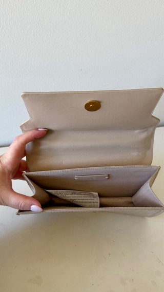 Bolso bandolera blanco efecto cocodrilo