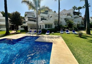 Ático en alquiler en Puerto Banús en Marbella