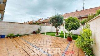 Casa adosada en venta en Las Américas en Parla