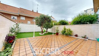 Casa adosada en venta en Las Américas en Parla