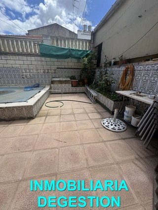 Casa adosada en venta en Linares
