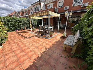 Casa adosada en venta en Las Américas en Parla