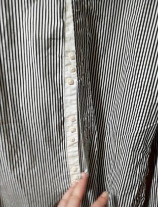 Camisa de hombre rayas grises y blancas
