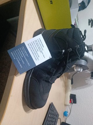 Botas de seguridad POSSTER negras.