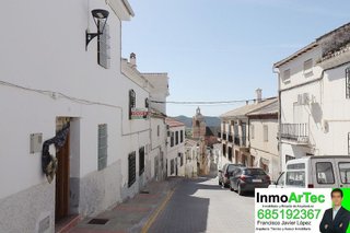 Casa adosada en venta en Illora