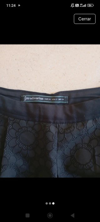 Falda shorts Stradivarius negro