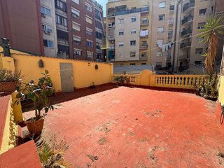 Chalet en venta en El Camp de l'Arpa del Clot en Barcelona