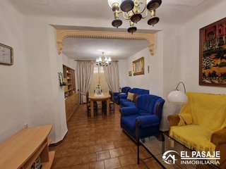 Chalet en venta en Linares