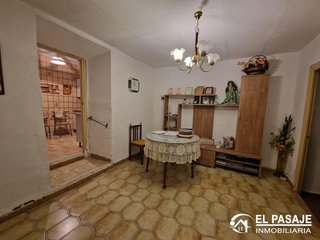 Chalet en venta en Linares