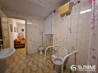 Chalet en venta en Linares