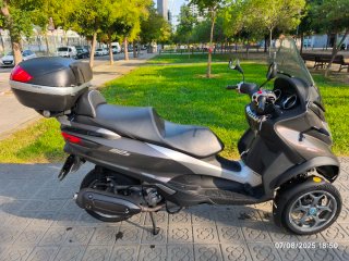 Piaggio MP3 300 lt - Maxi Scooter