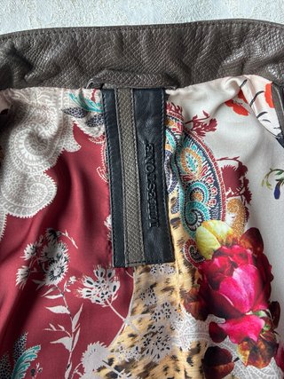Chaqueta de cuero con detalles