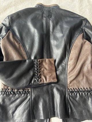 Chaqueta de cuero con detalles