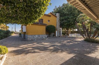 Chalet en venta en Las Bayas en Elche