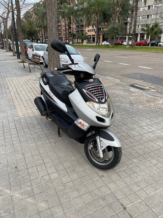 KYMCO Bet&Win 250 Plata/Negro
