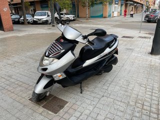 KYMCO Bet&Win 250 Plata/Negro