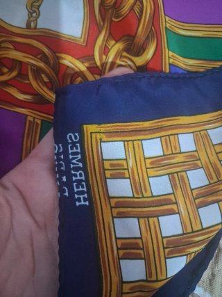 Pañuelo Hermes Cadena Oro Rojo