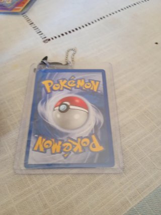 Figure Pokémon + Carta Pokémon