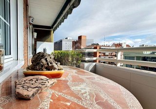 Piso en venta en Palomeras bajas en Madrid