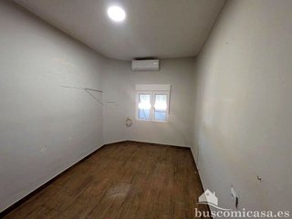 Piso en alquiler en Linares