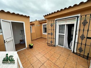 Casa adosada en venta en San García en Algeciras