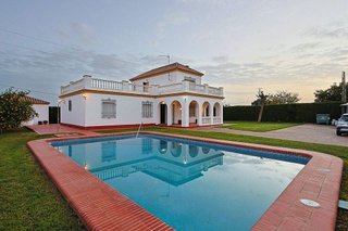 Chalet en venta en Sanlúcar la Mayor