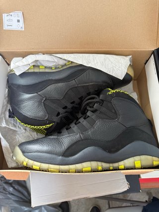 Air Jordan Retro 10 Talla 42.5 Negro/Amarillo