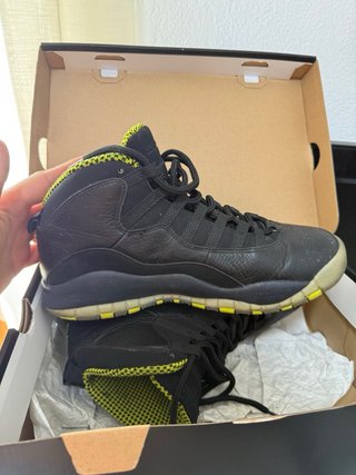 Air Jordan Retro 10 Talla 42.5 Negro/Amarillo
