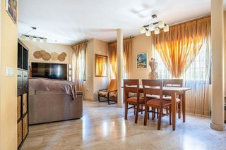Casa adosada en venta en Cruz Roja en Sevilla
