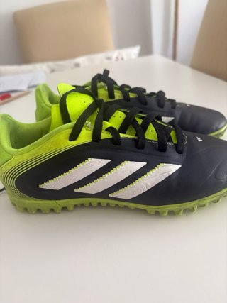 Scarpe da calcio Adidas per bambini, taglia 35, suola turf