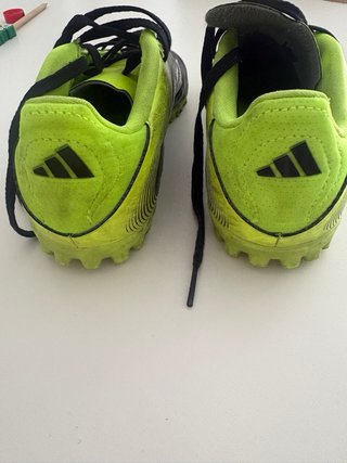 Scarpe da calcio Adidas per bambini, taglia 35, suola turf