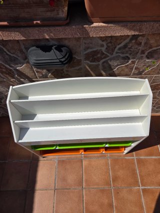 Estantería infantil Montessori con cubos