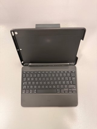 Teclado Logitech Slim Combo iPad 5ª/6ª Gen
