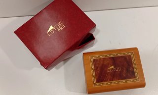 CAJA EXPOSITORA LOTUS ORO PARA RELOJES