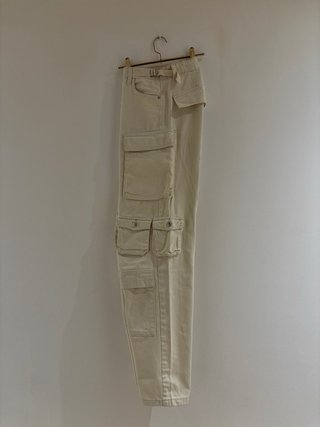 Pantalón cargo beige mujer