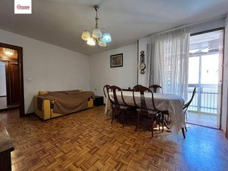 Piso en venta en Plaza España - Villa Pilar - Reyes Católicos - Vadillos en Burgos