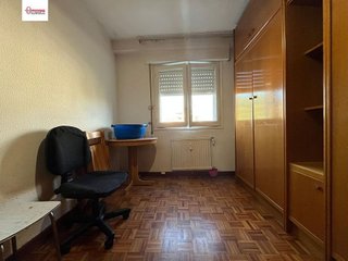 Piso en venta en Plaza España - Villa Pilar - Reyes Católicos - Vadillos en Burgos