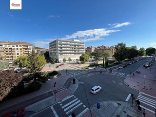 Piso en venta en Plaza España - Villa Pilar - Reyes Católicos - Vadillos en Burgos