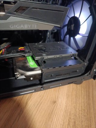 SSD Kingston y HDD Seagate