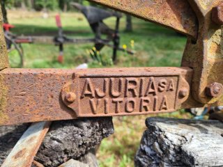 Precioso arado de caballo o burro
