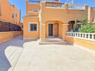 Casa adosada en venta en Altos - La Florida en Orihuela