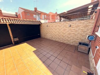 Casa adosada en venta en Loeches