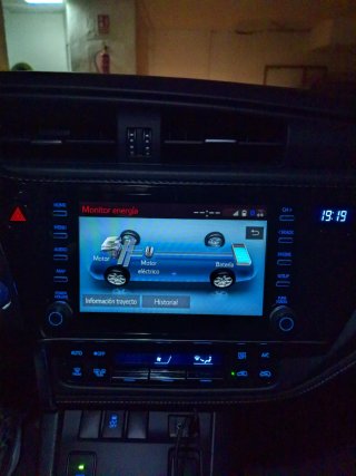 Radio Toyota Auris Hybrid
