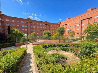 Piso en venta en Palomeras bajas en Madrid