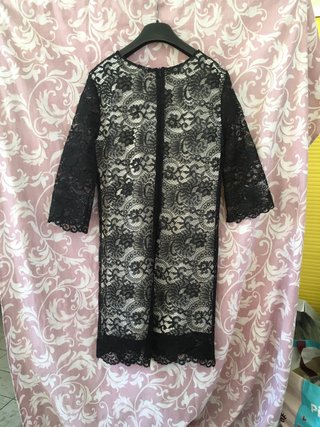 Vestito pizzo nero con scollo incrocio con nappine